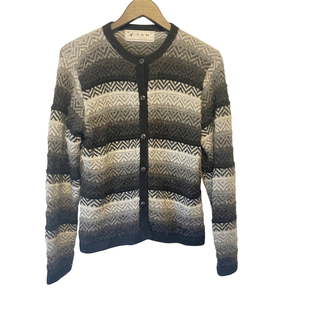 L.A.M. 100% Aplaca Sweater sz M